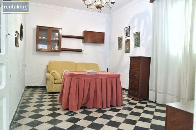 Foto 1 de Casa en venda a V Centenario-Piletas-Capuchinos de 3 habitacions amb terrassa