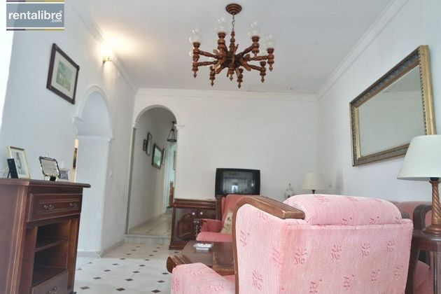 Foto 2 de Casa en venda a V Centenario-Piletas-Capuchinos de 3 habitacions amb terrassa