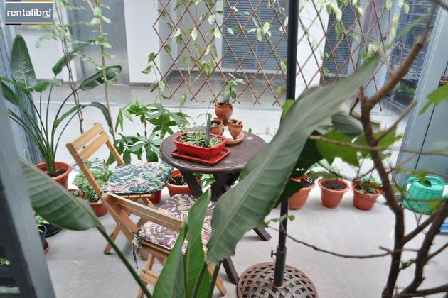 Foto 1 de Venta de dúplex en V Centenario-Piletas-Capuchinos de 4 habitaciones con terraza y piscina