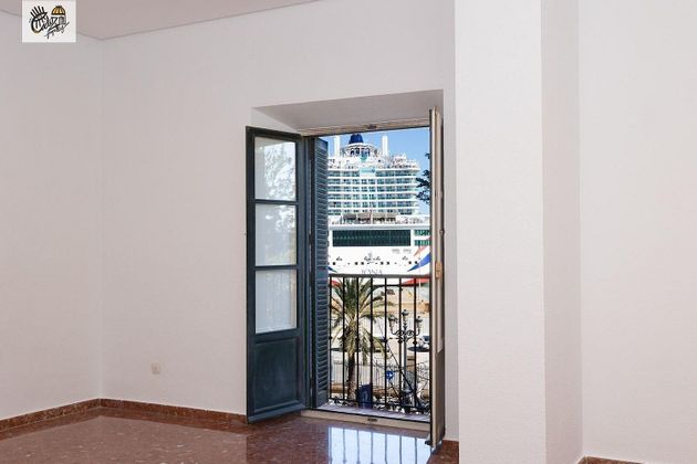 Foto 2 de Venta de piso en Centro Histórico - Plaza España de 4 habitaciones con balcón y ascensor