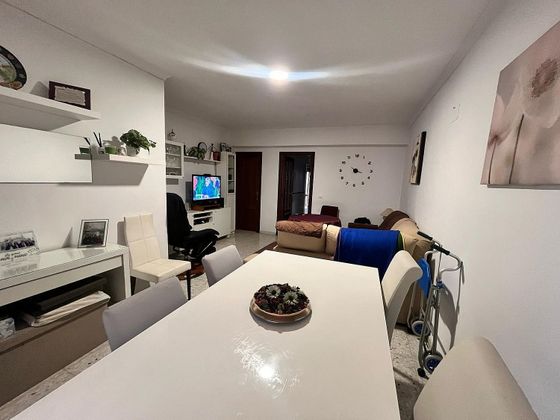Foto 2 de Casa en venta en Noreste-Granja de 3 habitaciones con terraza y garaje