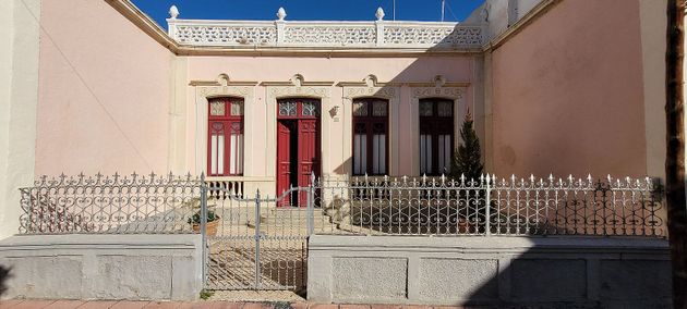 Foto 1 de Venta de casa adosada en calle Medicos de 4 habitaciones con terraza y piscina