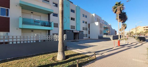 Foto 2 de Piso en alquiler en Almerimar - Balerma - San Agustín - Costa de Ejido de 2 habitaciones con terraza y piscina