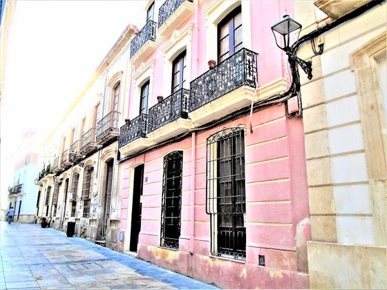 Foto 2 de Xalet en venda a calle Emilio Ferrera de 4 habitacions amb terrassa i aire acondicionat