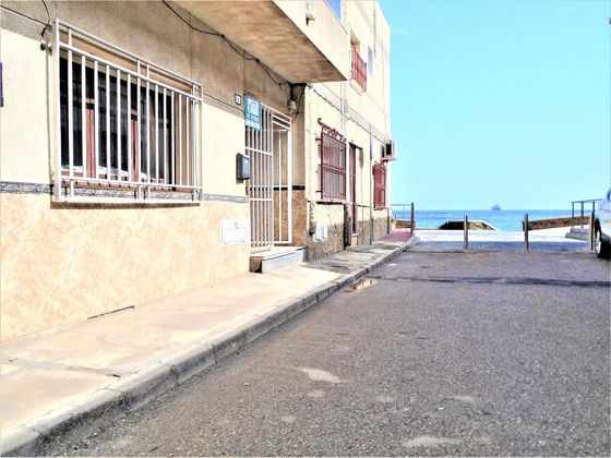 Foto 1 de Pis en venda a calle Bajada del Mar de 2 habitacions i 75 m²