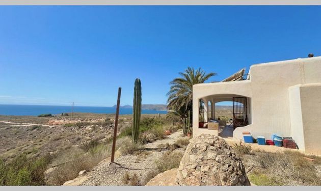 Foto 1 de Casa en venda a Carboneras de 3 habitacions amb terrassa