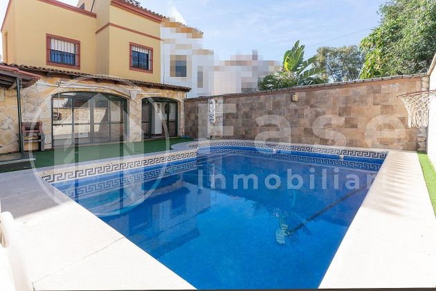 Foto 1 de Venta de casa en Barrios (Los) de 3 habitaciones con terraza y piscina