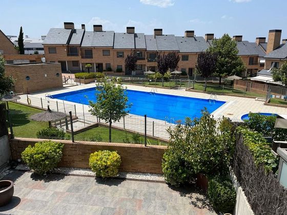 Foto 1 de Casa adossada en lloguer a Valdepastores de 5 habitacions amb terrassa i piscina