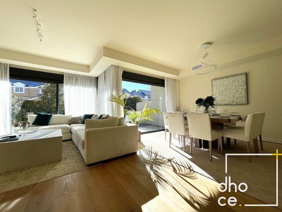 Foto 2 de Venta de casa adosada en avenida Delta del Ebro de 5 habitaciones con terraza y piscina