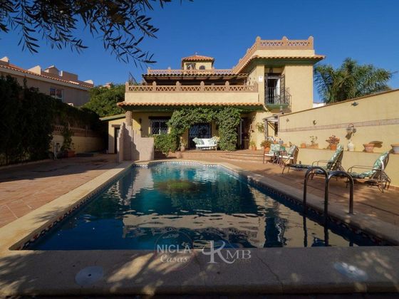 Foto 2 de Casa en venda a Cuevas del Almanzora pueblo de 5 habitacions amb terrassa i piscina