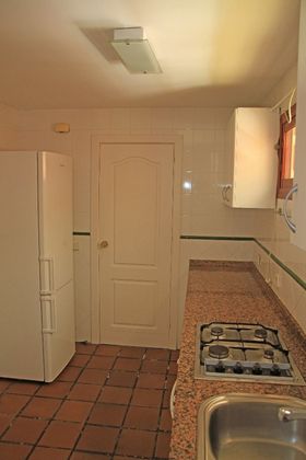 Foto 2 de Piso en alquiler en Reconquista-San José Artesano-El Rosario de 2 habitaciones con garaje y muebles