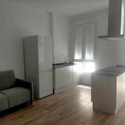 Foto 1 de Piso en alquiler en calle Lola Peche Algecireas de 1 habitación con muebles