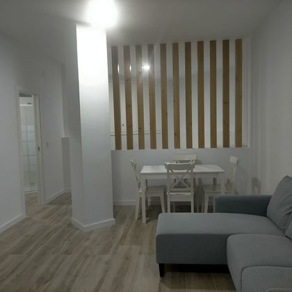 Foto 2 de Piso en alquiler en calle Lola Peche Algecireas de 1 habitación con muebles