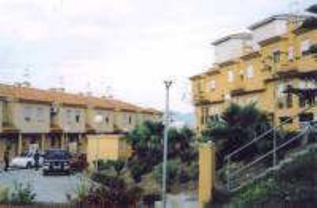 Foto 2 de Casa en alquiler en Reconquista-San José Artesano-El Rosario de 3 habitaciones con garaje