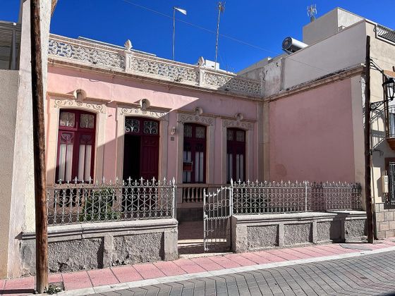 Foto 2 de Venta de casa en Centro - Almería de 7 habitaciones con terraza y piscina