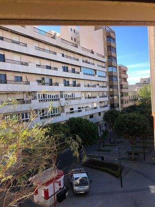 Foto 1 de Alquiler de piso en Centro - Almería de 3 habitaciones con ascensor