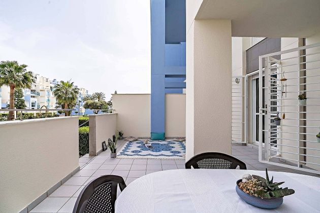 Foto 2 de Pis en venda a paseo Carmen Sevilla de 2 habitacions amb terrassa i piscina