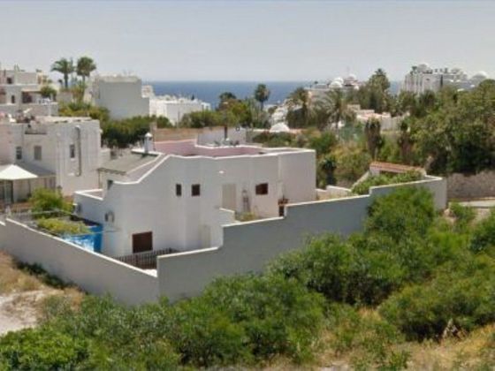 Foto 1 de Chalet en venta en calle Pintor Morales de 4 habitaciones con terraza y piscina