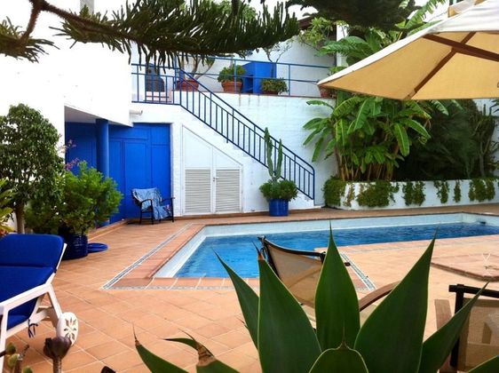 Foto 1 de Venta de casa adosada en Las Ventanicas - La Paratá de 4 habitaciones con terraza y piscina