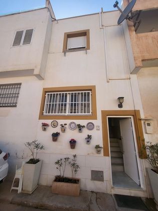 Foto 2 de Casa adossada en venda a Las Marinas - Pueblo Laguna de 1 habitació amb terrassa i aire acondicionat