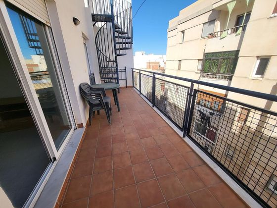 Foto 1 de Venta de ático en calle Pi y Margall de 2 habitaciones con terraza y ascensor