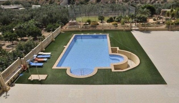 Foto 2 de Chalet en venta en Huércal de Almería de 9 habitaciones con terraza y piscina