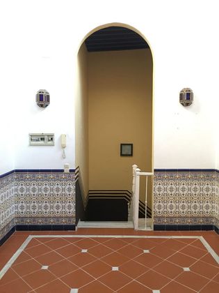 Foto 2 de Venta de casa en Centro - Almería de 3 habitaciones con terraza y garaje