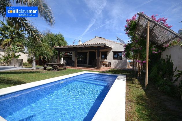 Foto 2 de Chalet en venta en calle Joaquin Perez de 2 habitaciones con terraza y piscina