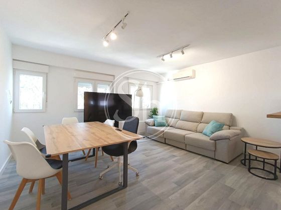 Foto 1 de Piso en alquiler en Almendrales de 2 habitaciones con muebles y aire acondicionado