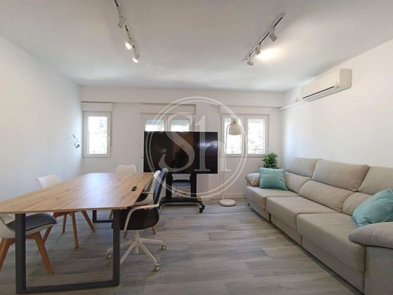Foto 2 de Piso en alquiler en Almendrales de 2 habitaciones con muebles y aire acondicionado