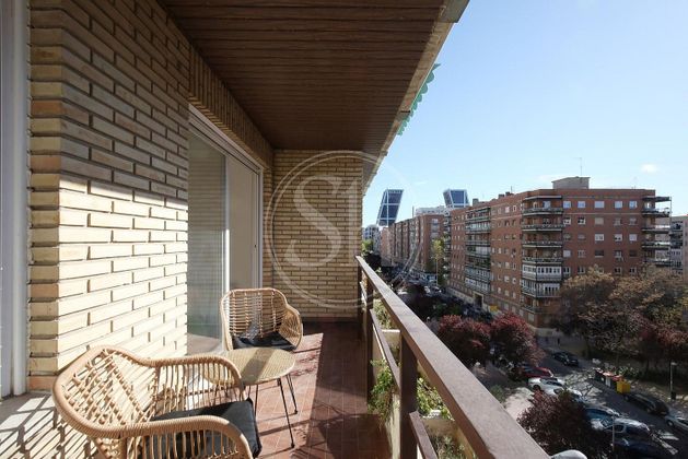 Foto 2 de Alquiler de piso en calle De Mauricio Legendre de 1 habitación con terraza y piscina