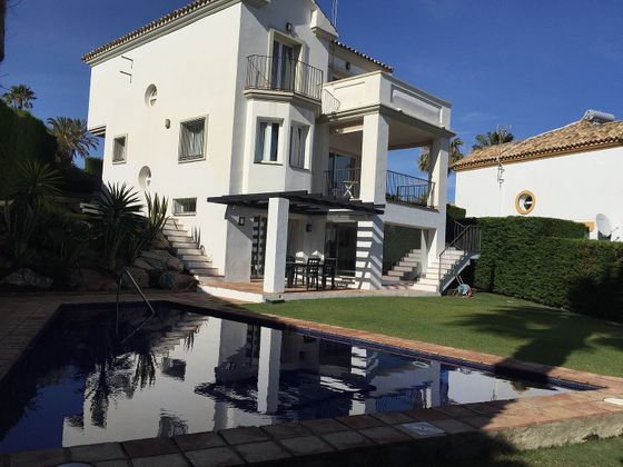 Foto 1 de Xalet en venda a La Alcaidesa de 4 habitacions amb piscina i jardí