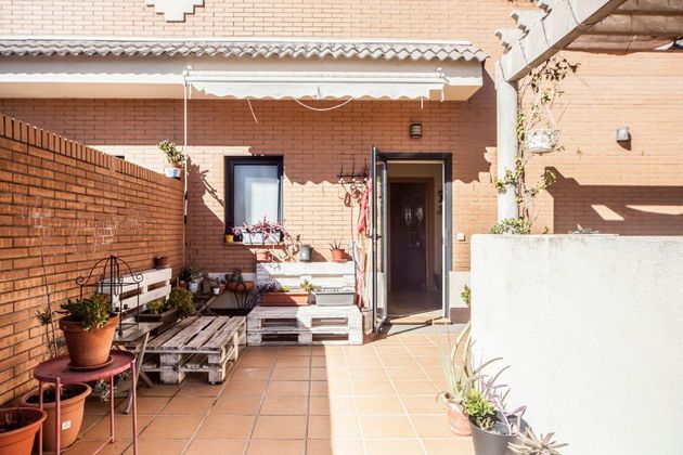 Foto 2 de Casa en venta en Campo Real de 4 habitaciones con terraza y jardín
