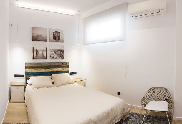 Foto 2 de Alquiler de piso en Quintana de 1 habitación con muebles y aire acondicionado