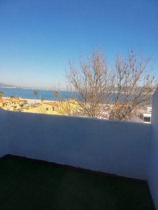 Foto 2 de Alquiler de ático en El Rinconcillo de 1 habitación con terraza y piscina