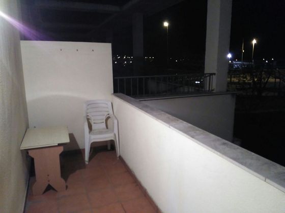 Foto 2 de Pis en lloguer a El Rinconcillo de 1 habitació amb terrassa i mobles