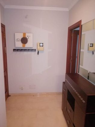 Foto 2 de Pis en lloguer a Casco Antiguo de 3 habitacions amb garatge i mobles