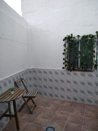 Foto 1 de Alquiler de piso en Bajadilla - Fuente Nueva de 2 habitaciones con terraza y muebles