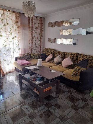 Foto 1 de Pis en lloguer a Reconquista-San José Artesano-El Rosario de 3 habitacions amb mobles i balcó