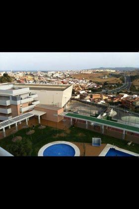 Foto 1 de Alquiler de piso en Bajadilla - Fuente Nueva de 2 habitaciones con terraza y piscina