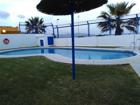 Foto 1 de Alquiler de piso en El Rinconcillo de 2 habitaciones con terraza y piscina