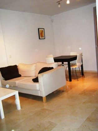 Foto 2 de Piso en alquiler en Reconquista-San José Artesano-El Rosario de 1 habitación con garaje y muebles