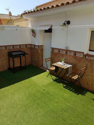 Foto 2 de Casa adossada en lloguer a San García de 3 habitacions amb terrassa i piscina