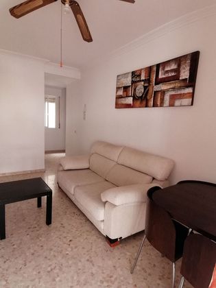 Foto 1 de Piso en alquiler en Casco Antiguo de 2 habitaciones con terraza y muebles