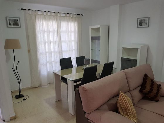 Foto 1 de Casa adossada en lloguer a San García de 5 habitacions amb terrassa i mobles