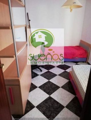 Foto 2 de Piso en alquiler en La Granja-La Colina-Los Pastores de 3 habitaciones con muebles