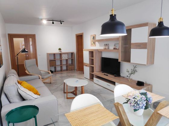 Foto 1 de Piso en alquiler en Reconquista-San José Artesano-El Rosario de 3 habitaciones con garaje y muebles