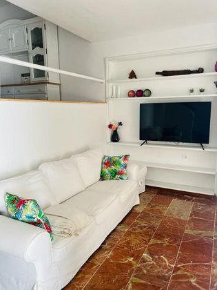 Foto 2 de Casa adossada en lloguer a San García de 4 habitacions amb piscina i garatge