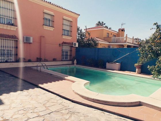Foto 2 de Xalet en venda a El Rinconcillo de 4 habitacions amb terrassa i piscina
