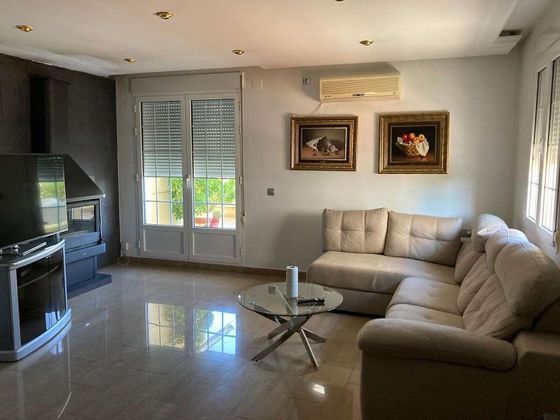 Foto 2 de Casa en venta en Baza de 4 habitaciones con terraza y aire acondicionado